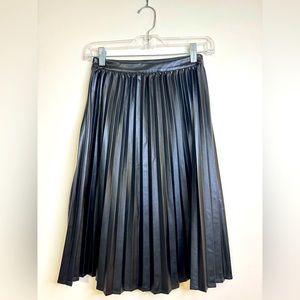 Black leather skirt. Size XS